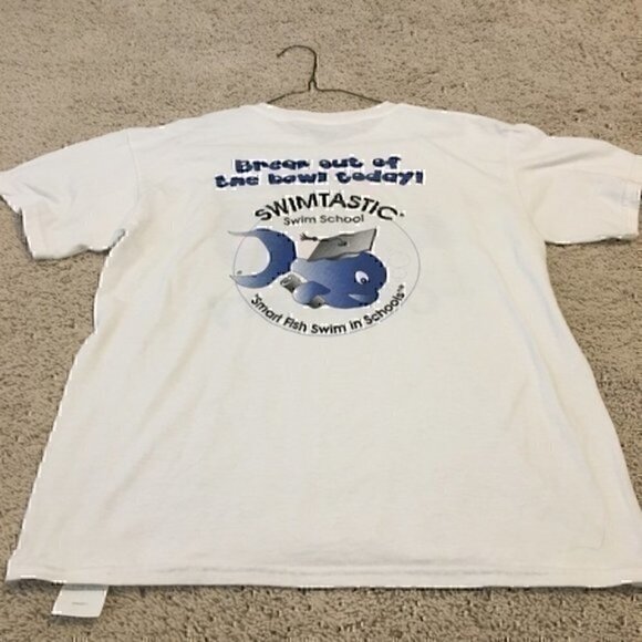 Youth medium 10/12 Escape the Ordinary tshirt NWOT - Picture 5 of 6